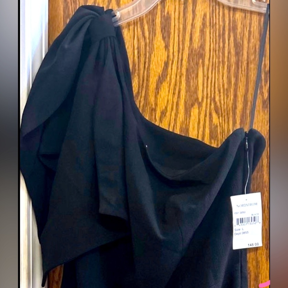 Black knee length formal dress,NWT, 30$ obo